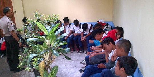 Bawa celurit, bocah SMP digelandang ke kantor polisi