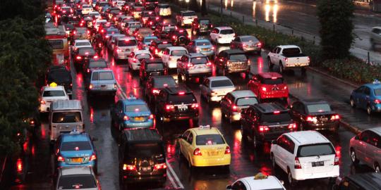 Operasional truk barang di Jabar hanya diperbolehkan malam hari