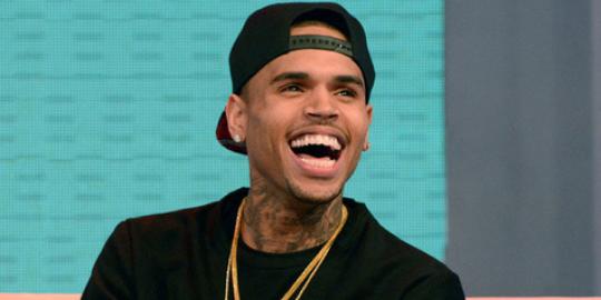 Chris Brown bahagia bisa kembali pada mantan
