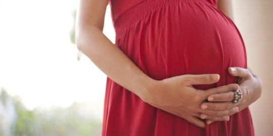 Bepergian dengan pesawat saat hamil bahayakan janin?