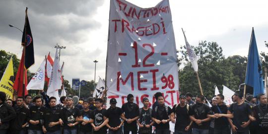 Ratusan mahasiswa Trisakti minta SBY tuntaskan kasus Mei 98