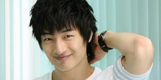 Pacar Son Ho Young ditemukan meninggal bunuh diri di mobil