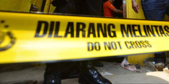 Dikejar warga, maling di Pasar Minggu acungkan golok