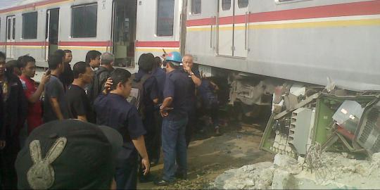 Gerbong kereta anjlok di Garut, penumpang pilih naik bus