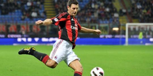 Bonera bertahan di Milan sampai 2015