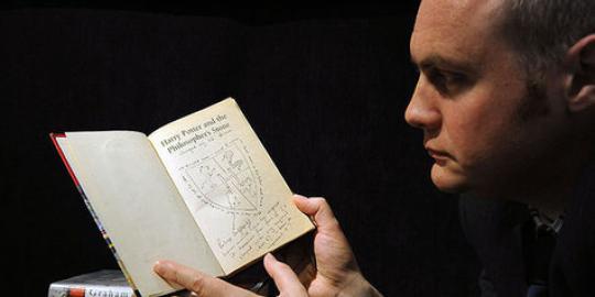 Edisi cetak pertama novel Harry Potter terjual Rp 2,2 miliar!