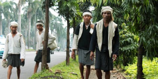 4 Orang suku Baduy keliling Ibu Kota