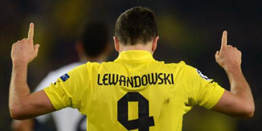 Dante: Lewandowski striker terbaik dunia saat ini