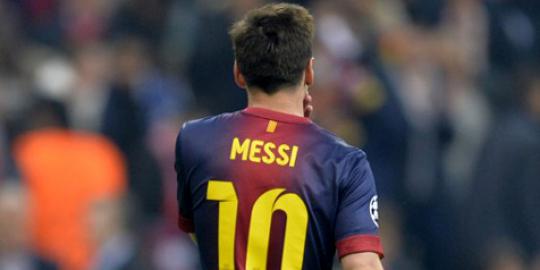Messi bangga warisi nomor 10 Ronaldinho