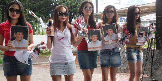 4 Orang ini cari panggung di KPK