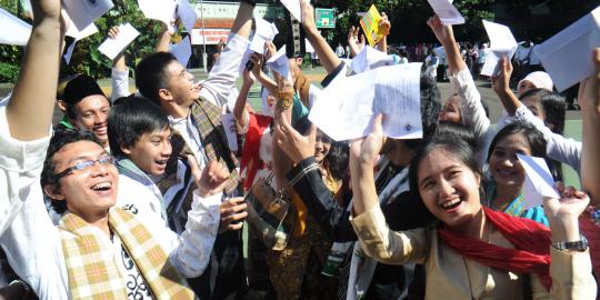 Rayakan kelulusan, Siswa SMA di Jakarta wajib pakai baju adat