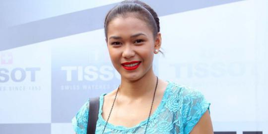 Travelling, Adinia Wirasti suka cari tempat baru