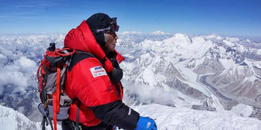 Pria berusia 80 tahun berhasil taklukkan Gunung Everest