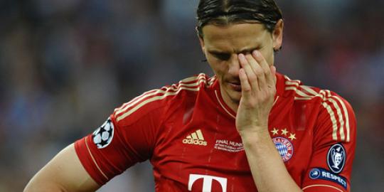 Siapa partner Dante di lini belakang Bayern?