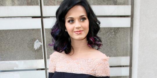 Katy Perry kencani agen pencari bakat?