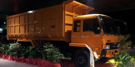 Fuso 10 roda si bongsor primadona Riau