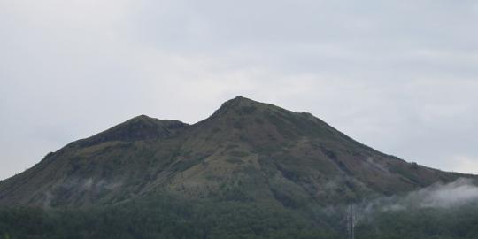 Diserang kabut dan angin, siswa SMP hilang saat daki Merbabu