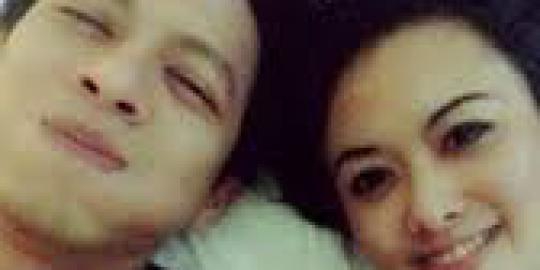 foto mesra ariel noah dengan devi liu