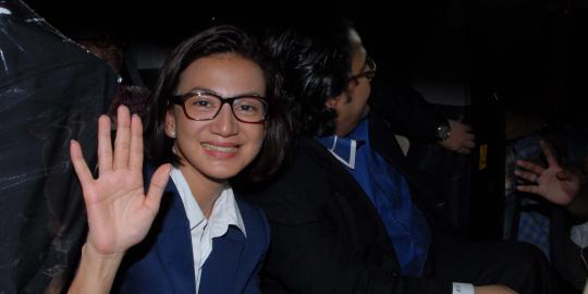 Wanda Hamidah terus kritisi dan desak Jokowi bereskan KJS