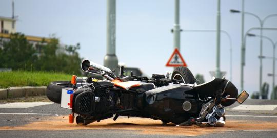 Sepeda motor tabrak gerobak nasi goreng, 2 orang tewas