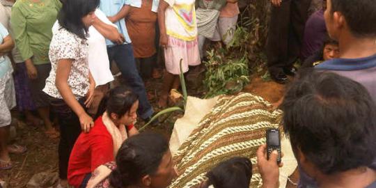 Warga Pontianak geger penemuan mayat pocong keluar dari kuburan