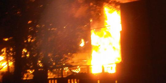 Cafe 999 Semarang terbakar, 5 kali terdengar ledakan