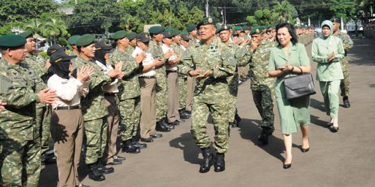 Pasukan baret hijau Kostrad sambut Panglima Baru