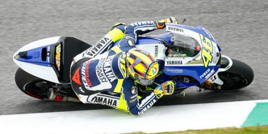 Gagal finis, Rossi tetap diminta naik podium