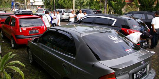 Pecinta mobil Korea bergembira di puncak  merdeka.com