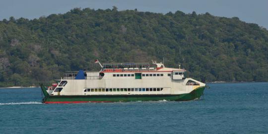 Dahlan ajak Syahrini dan Slank resmikan kapal terbesar ASDP