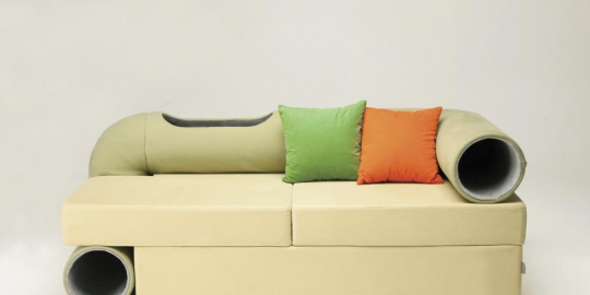 yang menempel di sofa