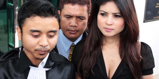 Hakim tak tegur Novi Amalia yang berpakaian seksi di sidang