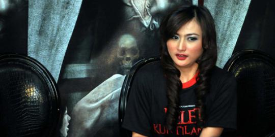 Jadi ibu, Debby Ayu merasa \'enak-gak enak\'