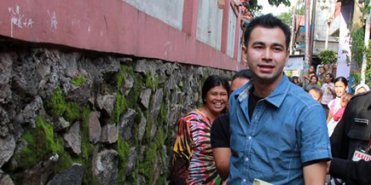 Berfoto bersama pemain Belanda, Raffi Ahmad minta maaf