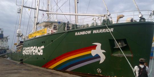 Kapal Rainbow Warrior tertahan di Pelabuhan Pelni Tanjung Priok