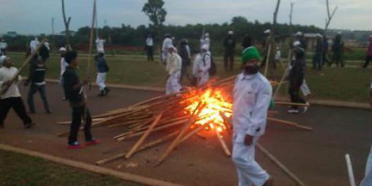 FPI bentrok dengan satpam dan pria berbadan tegap di Serpong
