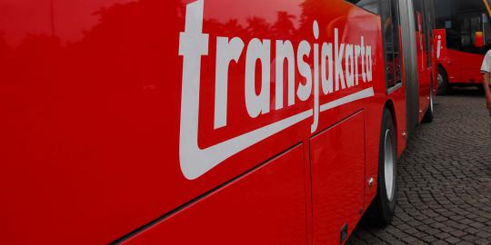 Bus Transjakarta serempet bocah pengamen di Blok M