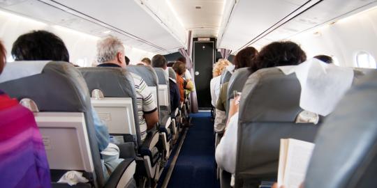 Kominfo terapkan standar ganda pelarangan menelepon di pesawat