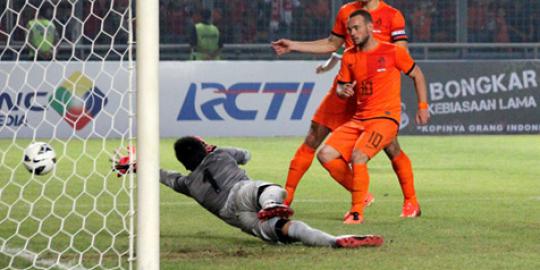 Louis van Gaal sanjung penampilan apik Kurnia Meiga