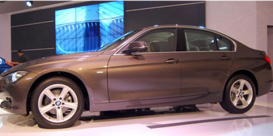 Sedan BMW 320d punya efisiensi 22,7 km/liter