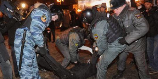 Polisi Rusia gerebek dan tahan 300 muslim di sebuah musala