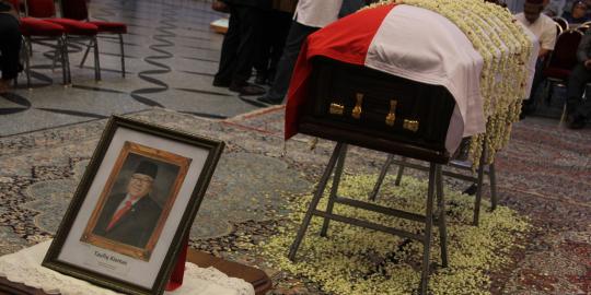 Salat jenazah Taufiq Kiemas diimami Said Aqil Siradj