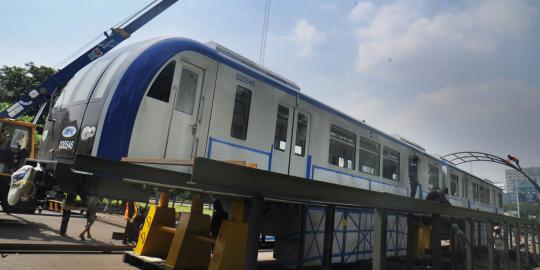 Kereta contoh monorail dipamerkan di Monas