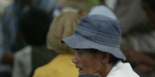 menyumbang rp