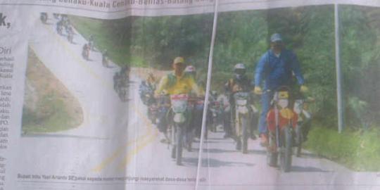 Bupati Inhu touring naik motor trail tak pakai helm