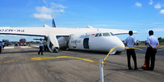 Pesawat Merpati dipotong-potong, Bandara El Tari Kupang dibuka