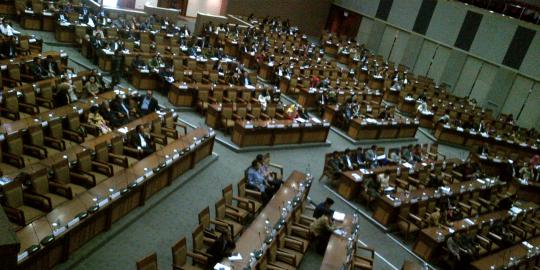 Tikus ikut rapat dengan DPR bahas anggaran negara