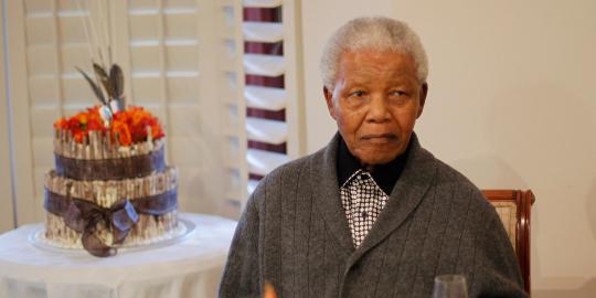 Polisi bersiaga di rumah sakit tempat Nelson Mandela dirawat