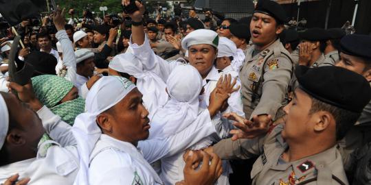 FPI dan MUI sangkal bubarkan dialog Islam-Kristen di Surabaya