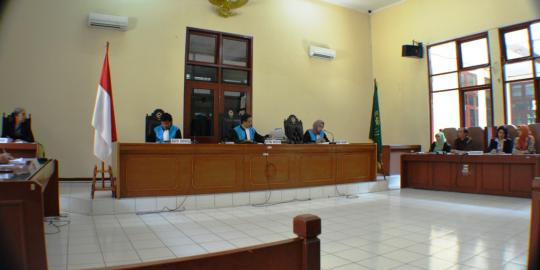 Tim kuasa hukum Indar Atmanto tolak tuntutan jaksa